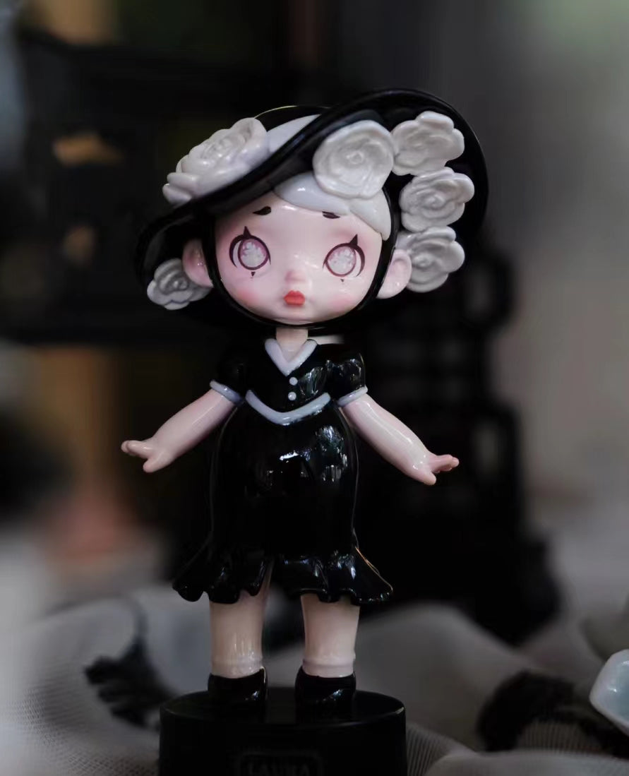 New Laura black&white elegant style dolls