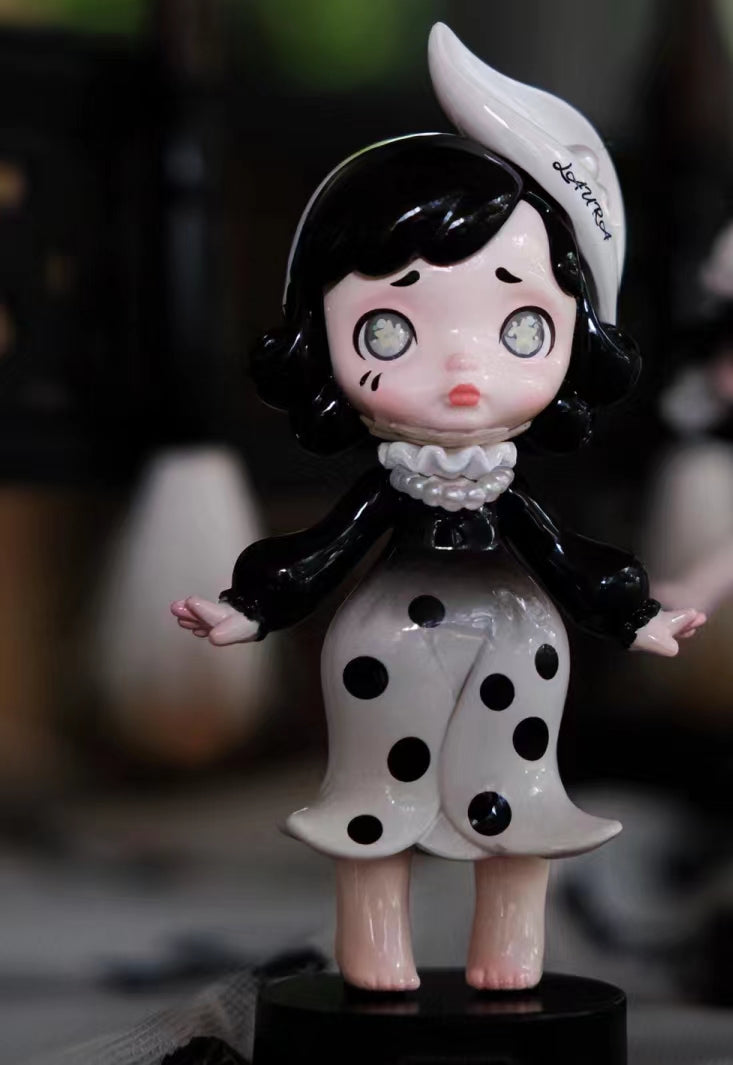 New Laura black&white elegant style dolls